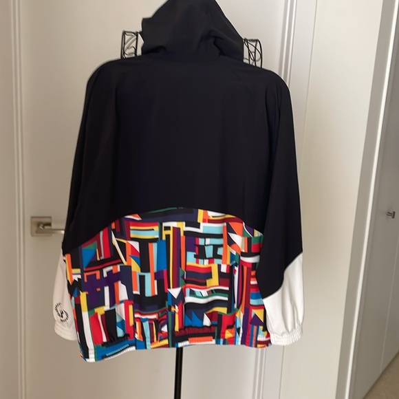 NWT UNDER ARMOUR LIGHTWEIGHT HOODED JACKET - Picture 6 of 8